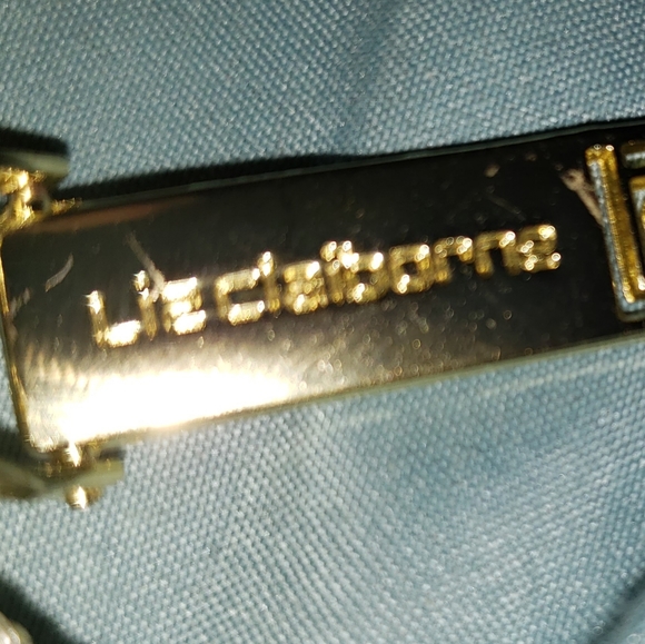 Liz Claiborne White Wristlet w/Built-In Charger NEW - Picture 10 of 10